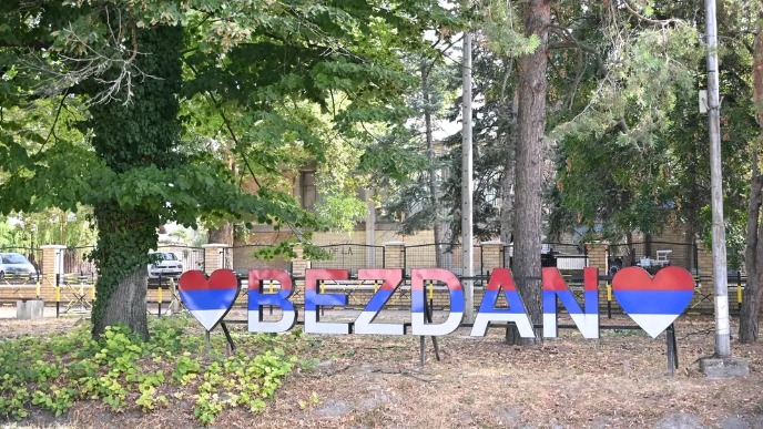 Tabla da bude dvojezična